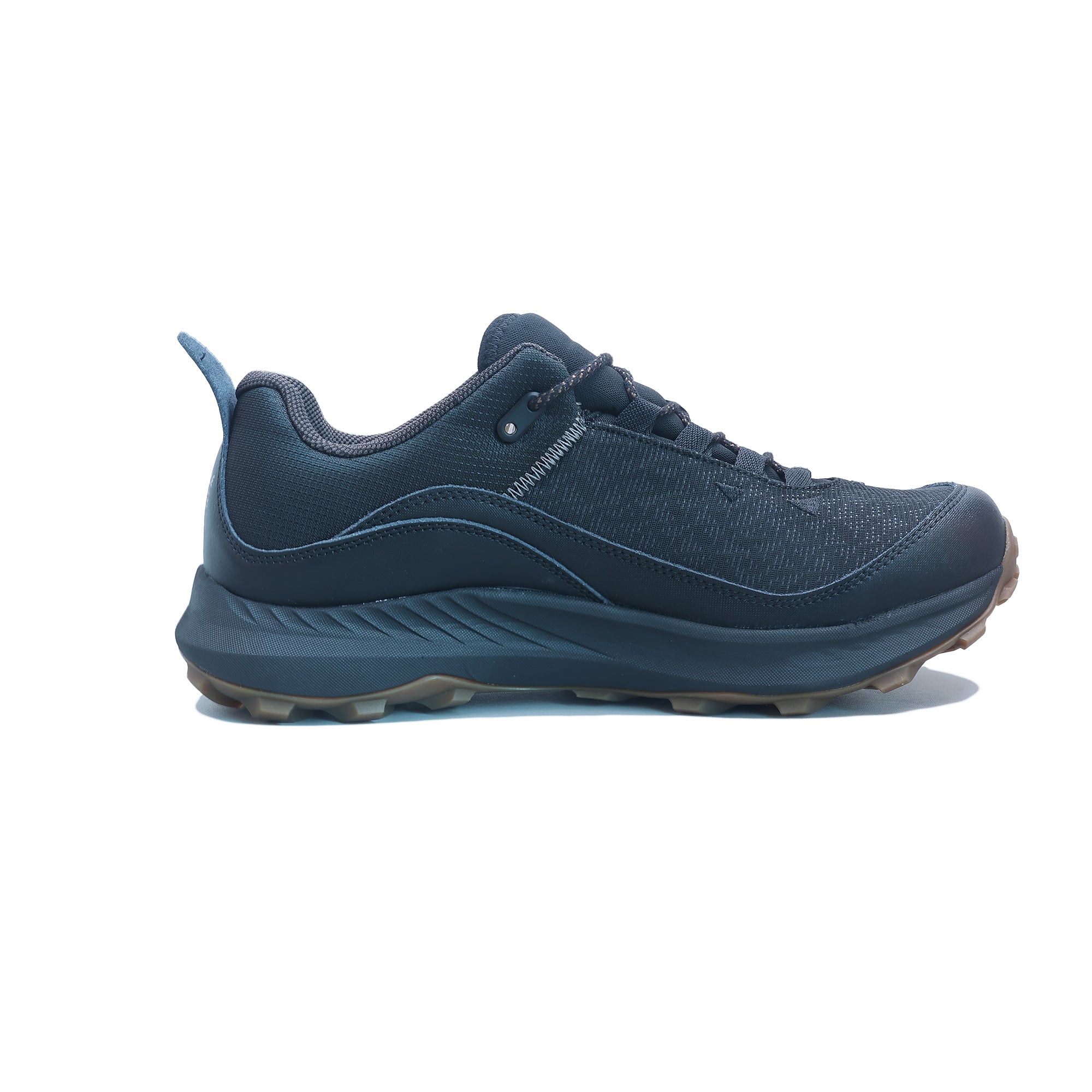 Traceable T1 Terrain Navy – 3/4 view
