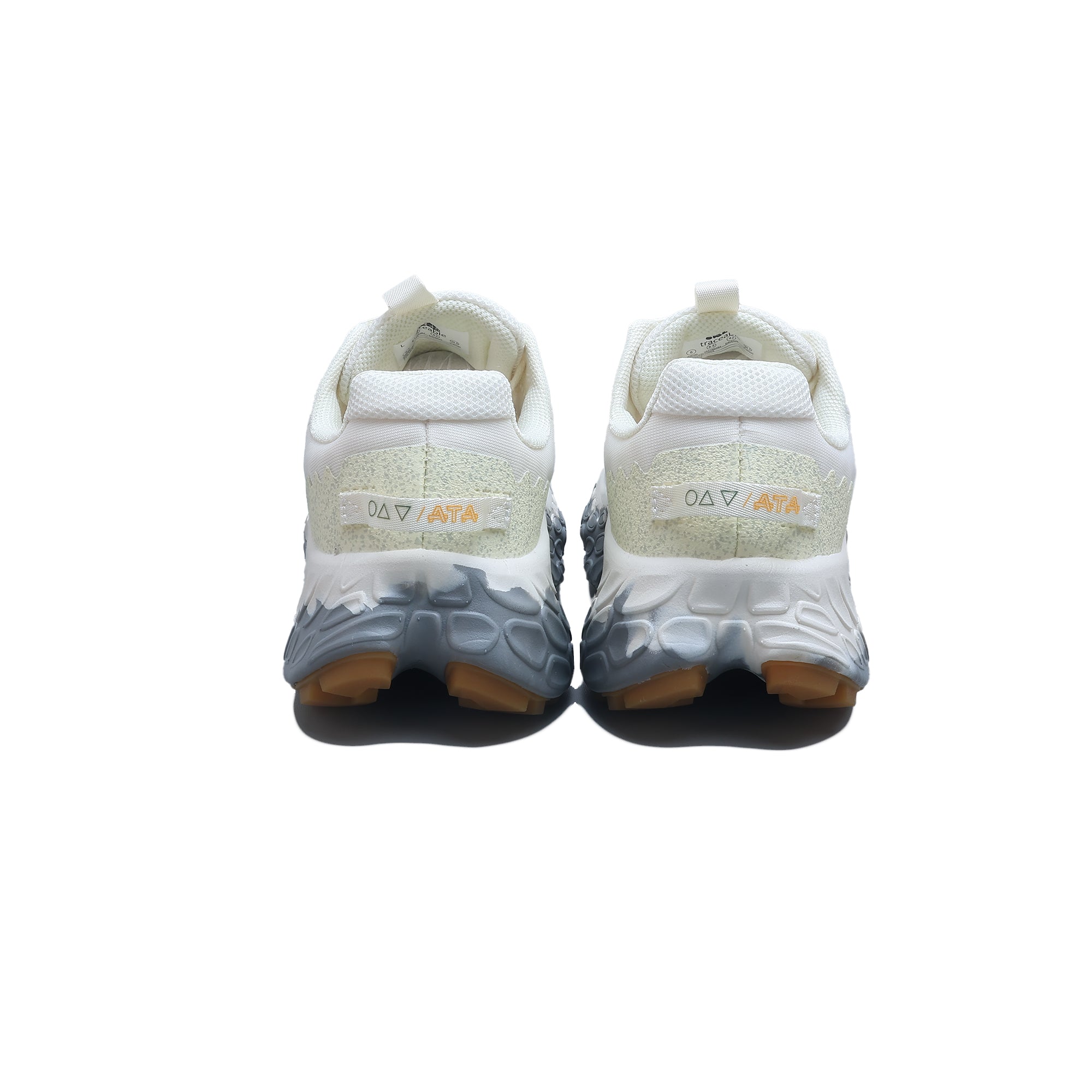 Traceable Dune Runner Beige – Pair Shot