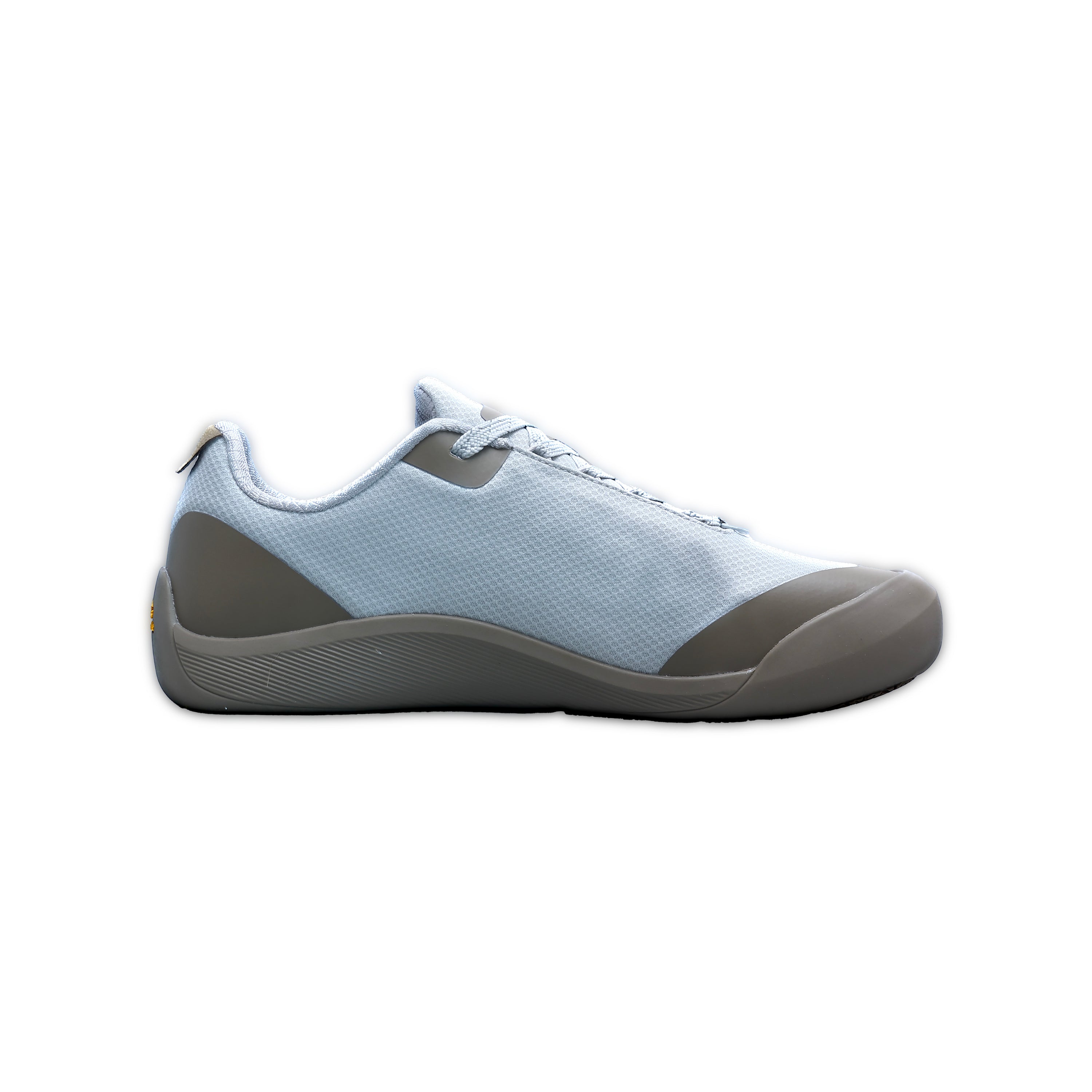 Traceable Bare Stride 002